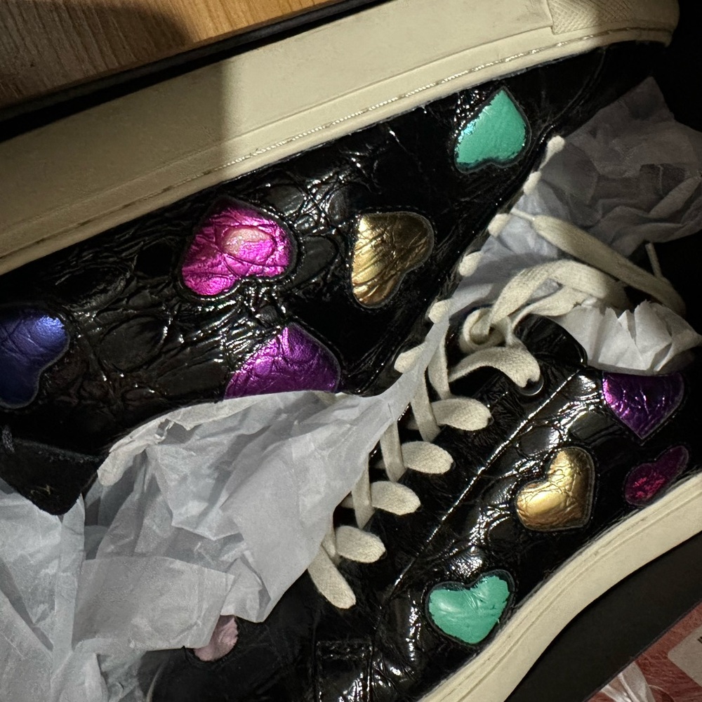 KURT GEIGER LONDON
Women's Lane Love Lace Up Hearts Sneakers